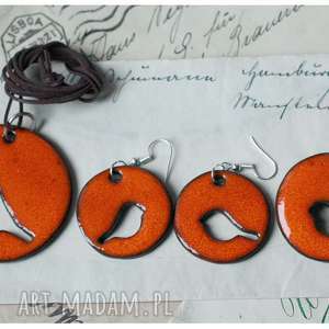 oranżowy komplet biżuterii z ażurowym ptakiem, ceramika, wisior, broszka