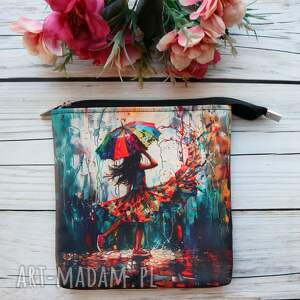 kosmetyczka płaska do torebki dziewczyna w deszczu, saszetka