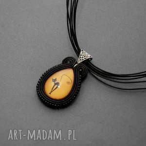 wisiorek sutasz z kotem - Biżuteria wisiorki