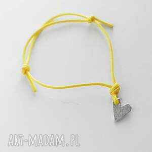 Srebrna bransoletka z serduszkiem na sznurku - zmatowione srebro, handmade