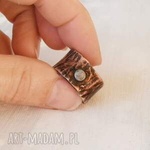 pierścionek z kutej, oksydowanej miedzi /47/ biżuteria miedziana
