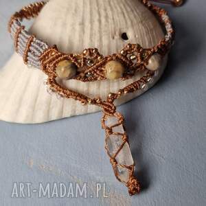 bransoletka z amuletem kwarcu, biżuteria makrama, jaspis, boho