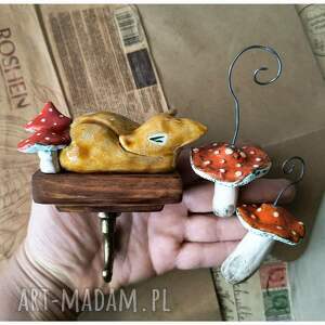 dekoracje wieszaczek z sarenką i 2 muchomorki zawieszki ceramika drewno