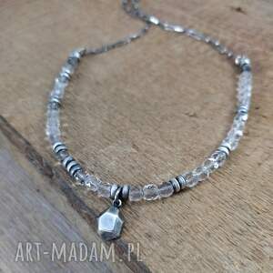 Naszyjnik - kwarc z delikatną zawieszką, srebro oksydowane