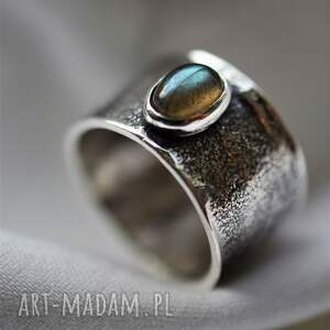 srebrny pierścień z labradorytem, szeroka obrączka