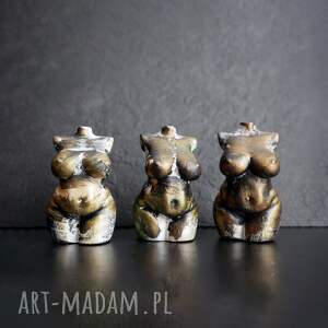handmade dekoracje trzy małe kobietki wysokie na ok. 4,6 cm zestaw 2