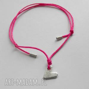 Srebrna bransoletka serduszko z matowego srebra i sznurka - handmade
