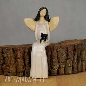 ręczne wykonanie ceramika anioł z kotkiem