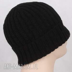 czapka męska w głębokiej czerni, prezent dla niego męski