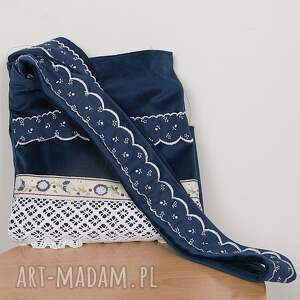 Niebieska torba hobo z aksamitu i koronki handmade