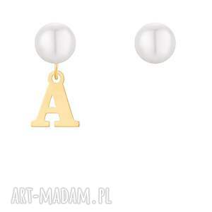 złote asymetryczne kolczyki perły z literką/cyferką perłami, gavbari
