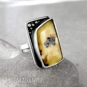 Prezent Honey srebrny pierścionek z bursztynem bałtyckim