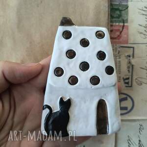 pod choinkę prezent, domek z kotkiem w kropki, ceramika