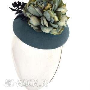 SZARY TOCZEK, kwiaty, filcowy, woalka