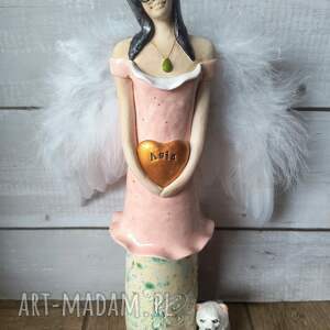 anioł o puchatych skrzydłach ceramika serce pies