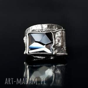 cubic - srebrny pierścionek z kryształem swarovski, metaloplastyka srebro