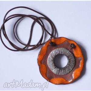 handmade wisiorki wisior pomarańczowo - brązowy okrągły