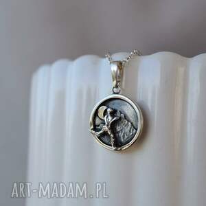 srebrny naszyjnik z biegaczem - górska biżuteria