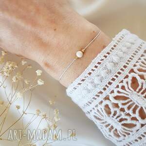 szara bransoletka z kamieniem rzecznym biżuteria handmade makrama