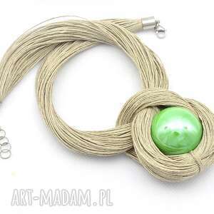 naszyjnik z lnu ceramiczną zieloną kulą ze sznurka zawieszka