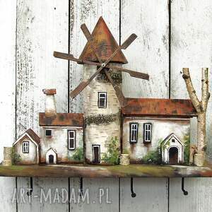 drewniany wieszak na klucze - la mancha wiatrakiem, domkami