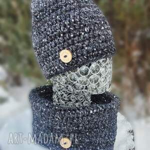 komplet zimowy w odcieniach czerni i szarości. czapka, komin, na szydełku, cekiny