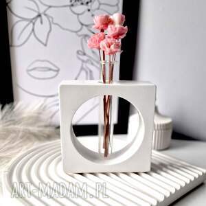 minimalistyczny wazon z probówką no 1 na kwiaty, wystrój wnętrz dodatki
