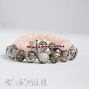 ręcznie zrobione bracelet by sis: cyrkoniowy różowy krzyż w marmurze