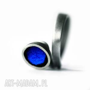 kobaltowy delikatny pierścionek srebrny biżuteria artystyczna