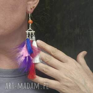 kolczyki kolorowe chwosty bardzo stylowe zwracają uwagę duże, jedyny