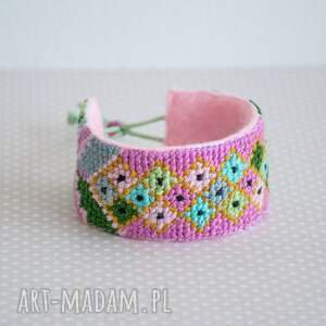 handmade bransoletka haftowana - pastelowe lato