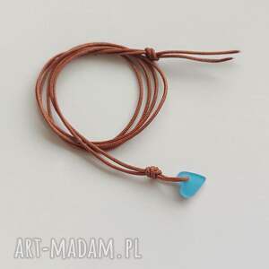 serduszko wisiorek, sznurek, tworzywo sztuczne