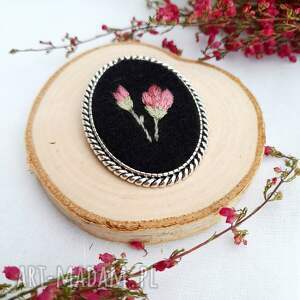 broszka magnolie wieczorową porą - haft ręczny, haft płaski
