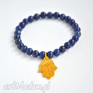ręcznie zrobione bracelet by sis: złota hamsa w kamieniach lapis lazuli