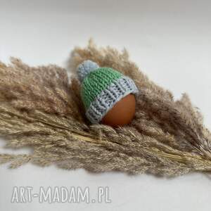czapeczka z pomponem na jajka wielkanocne - 1 szt