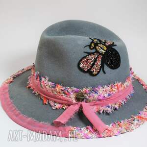 kapelusz z owadem fedora, szary, różowy, tweed