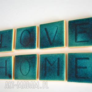 ceramiczne kafelki z literkami, home, love