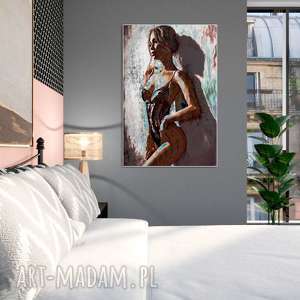 obraz akt na płótnie 80x120, piękna kobieta przy ścianie, obraz do sypialni