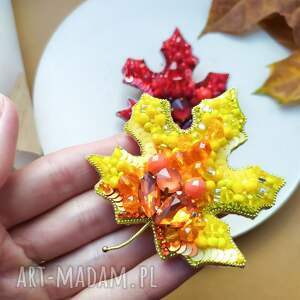 żółty liść klonu żółta biżuteria koralików, broszka koralików