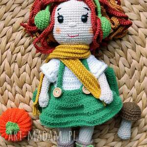 śliczna szydełkowa lalka jesieniara, przytulanka, amigurumi, prezent