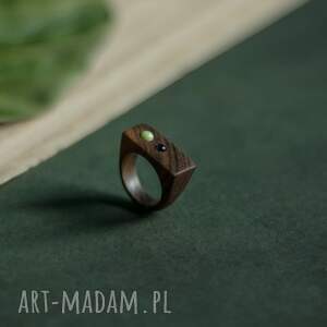 pierścionek z drzewa różanego jadeitem i ametystem, drewniana biżuteria