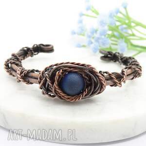 bransoletka miedziana z niebieskim agatem druzą, bez zapięcia