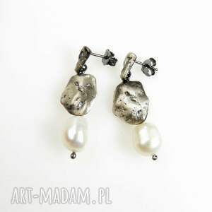 Prezent Lawa z perłą białą - kolczyki srebrne