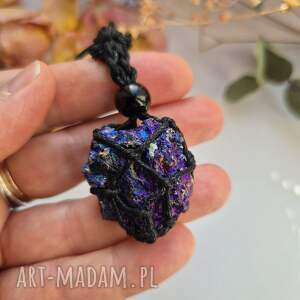 wisior z chalkopirytem, długość regulowana posiada dużą energię
