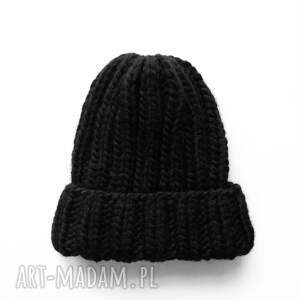 handmade pomysły na prezenty na święta gruba wełniana czarna czapka beanie 100% wełna