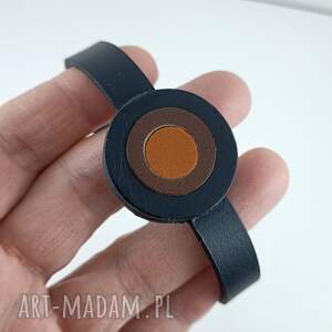 bransoletka skórzana minimalistyczna czarna z czarno-brązowym oczkiem, skóra