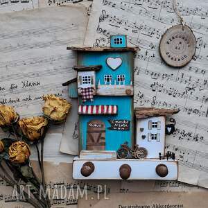 wieszak turkusowy domek na klucze no 1 z drewna, pomysł prezent