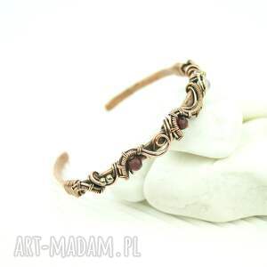 Miedziana bransoleta mankietowa z rubinem