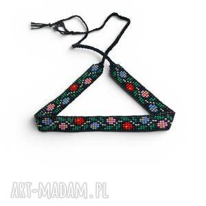 Prezent Choker z koralików w kwiatowy wzór - elegancka biżuteria