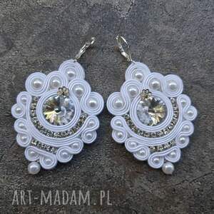 White Cascade sutasz, kolczyki haftowane, ręczny haft